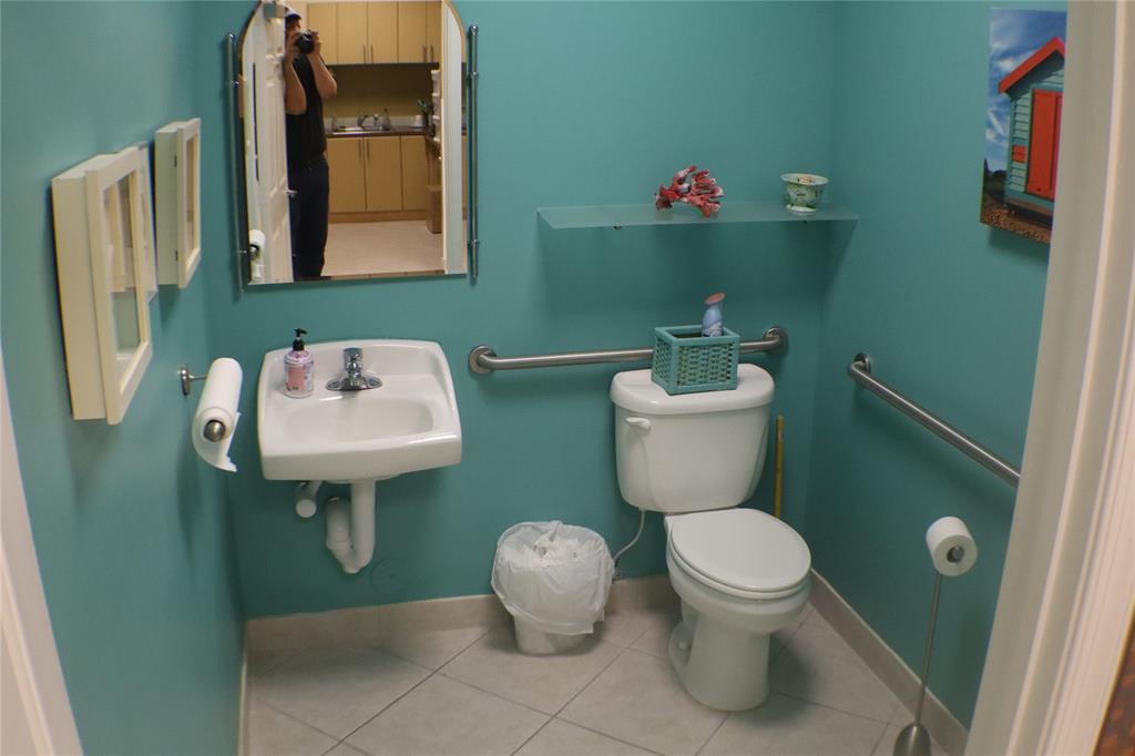 Office for Sale in  Florida 33067